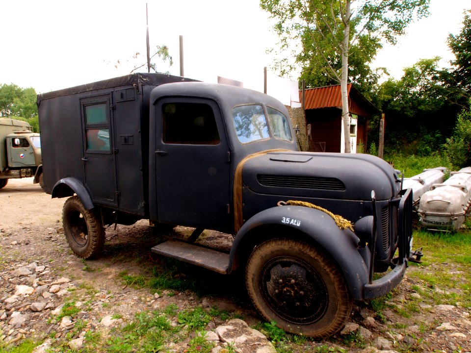Steyr 1500 radio truck pic2