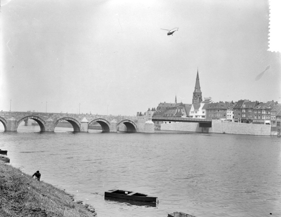 Stadsgezichten Maastricht, Maasbrug, Bestanddeelnr 907-1981