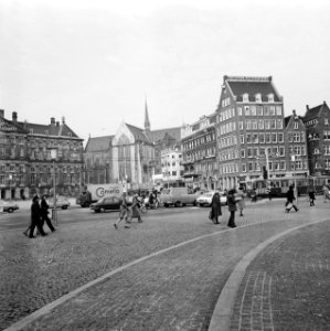 Stadsgezichten in Amsterdam (opdracht Amsterdam Boek ), gezicht op Dam, richting, Bestanddeelnr 927-5703