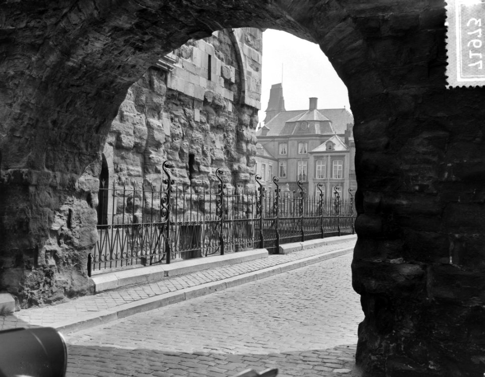 Stadsgezichten Maastricht Onder de Bogen, Bestanddeelnr 907-1973