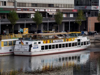Stadt Saarbrücken, ENI 04306610 on the Saar river at Saarbrücken, pic1