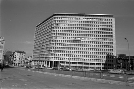 Stadsgezichten Brussel, gebouw Charlemagne, exterieur, Bestanddeelnr 924-8329