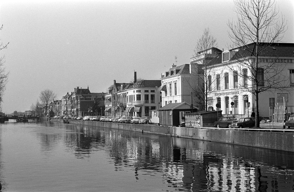 Stadsgezichten Leeuwarden Willemskade zuidzijde, Bestanddeelnr 922-2754