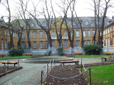 Stiftsgården from the park