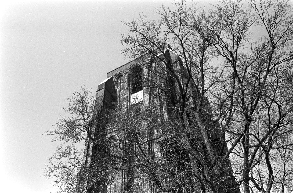 Stadsgezichten Leeuwarden detailopname van de toren Oldehove, Bestanddeelnr 922-2756