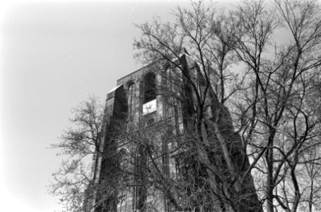 Stadsgezichten Leeuwarden detailopname van de toren Oldehove, Bestanddeelnr 922-2756