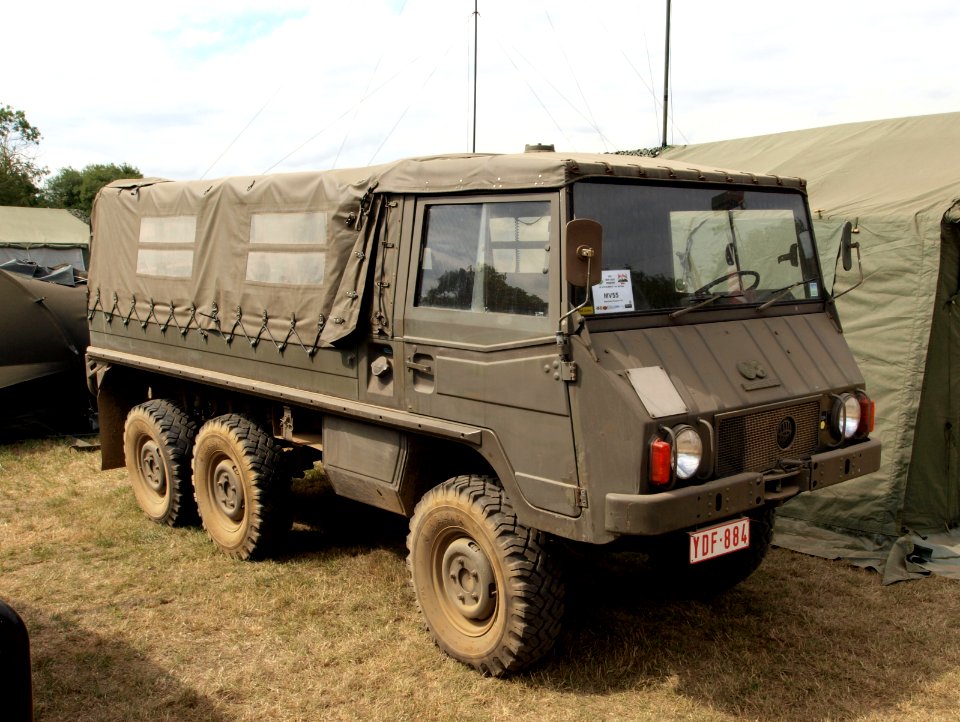 Steyr Pinzgauer 6x6 Geländefahrzeug pic1