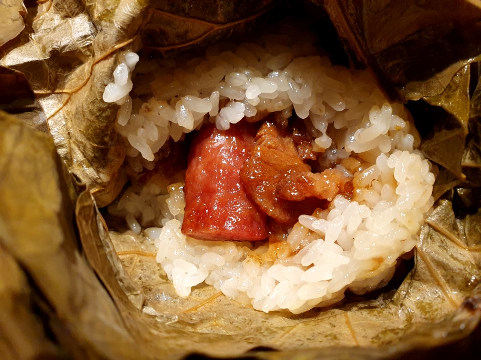 Sticky rice in lotus leaf