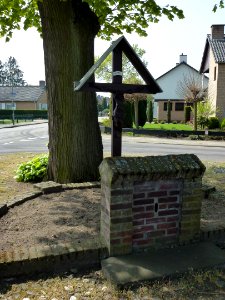 Stevensweert (Maasgouw) wegkruis op driesprong centrum