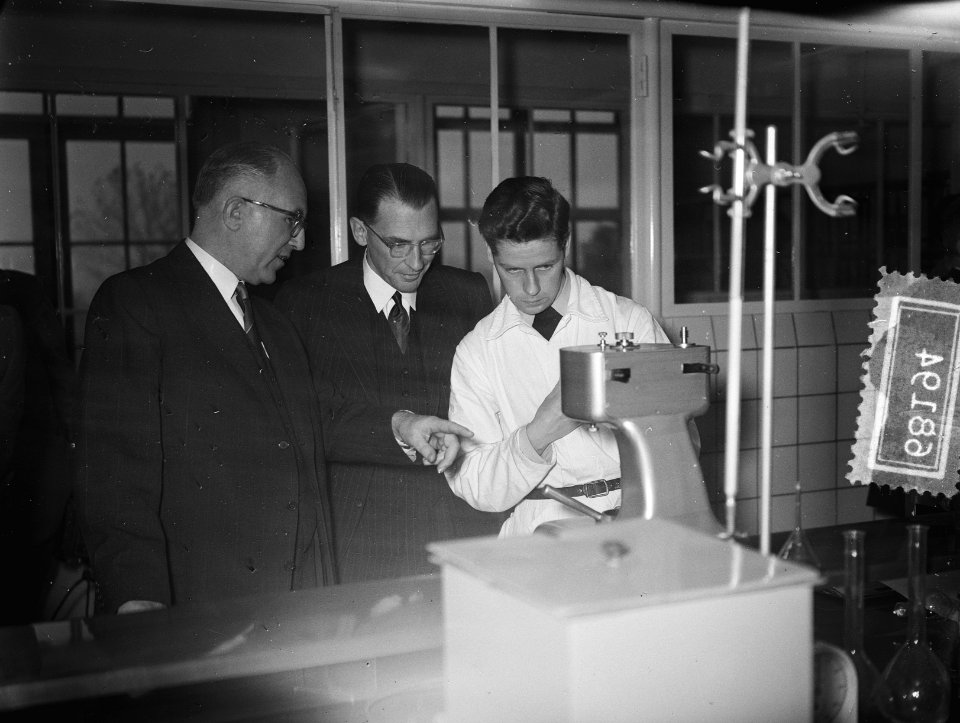 Sterovita opening laboratoria Breukelen, Bestanddeelnr 906-8194