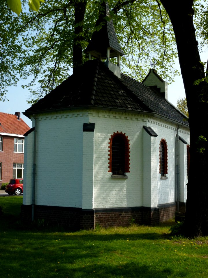 Stevensweert (Maasgouw) St.Rochuskapel gevel achter