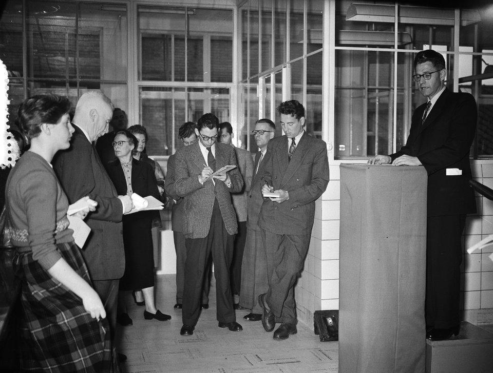 Sterovita opening laboratoria Breukelen, Bestanddeelnr 906-8210