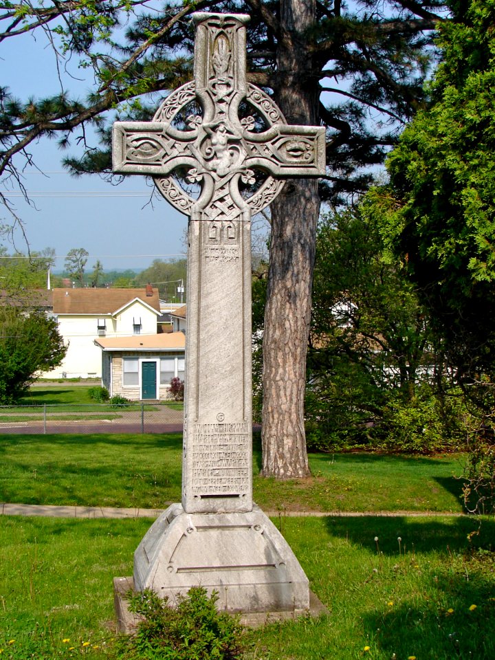Sterling Calder Celtic Cross