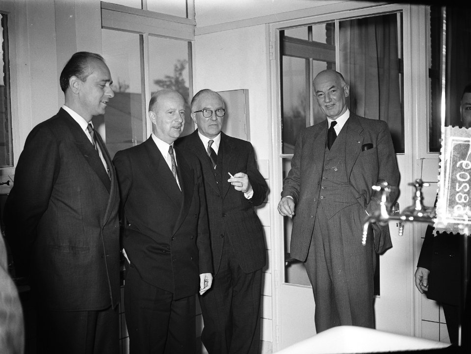 Sterovita opening laboratoria Breukelen, Bestanddeelnr 906-8209