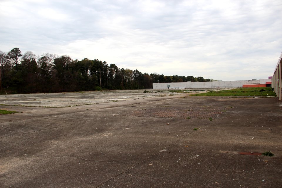 Stewart-Lakewood Center demolished lot, March 2018