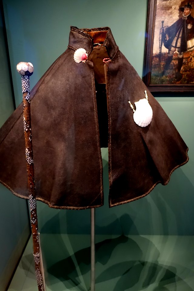 Stephan Praun III Santiago pilgrimage cape and staff, c. 1571 - Germanisches Nationalmuseum - Nuremberg, Germany - DSC03780