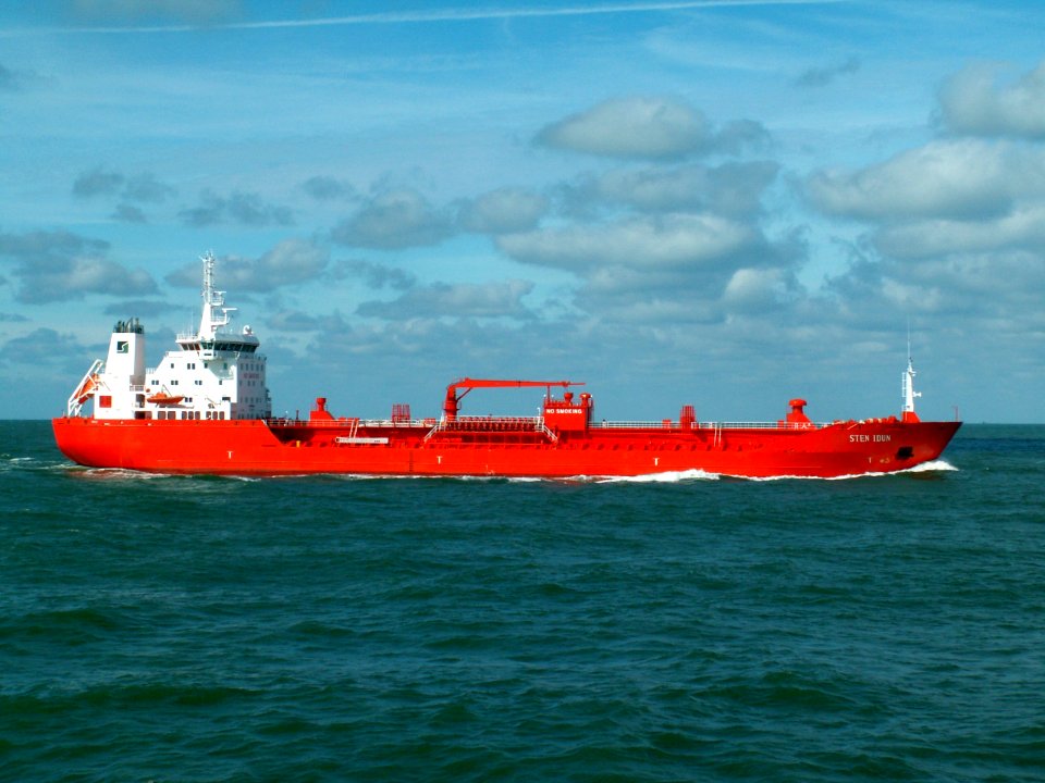 Sten Idun p2 approaching Port of Rotterdam, Holland 10-Aug-2005