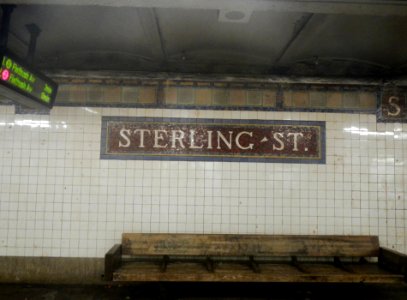 Sterling St IRT plat SB jeh