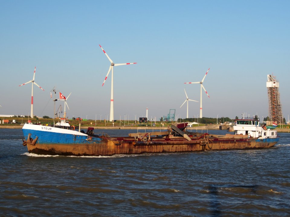 Steur (ship, 1951), ENI 02313004, Port of Antwerp pic2