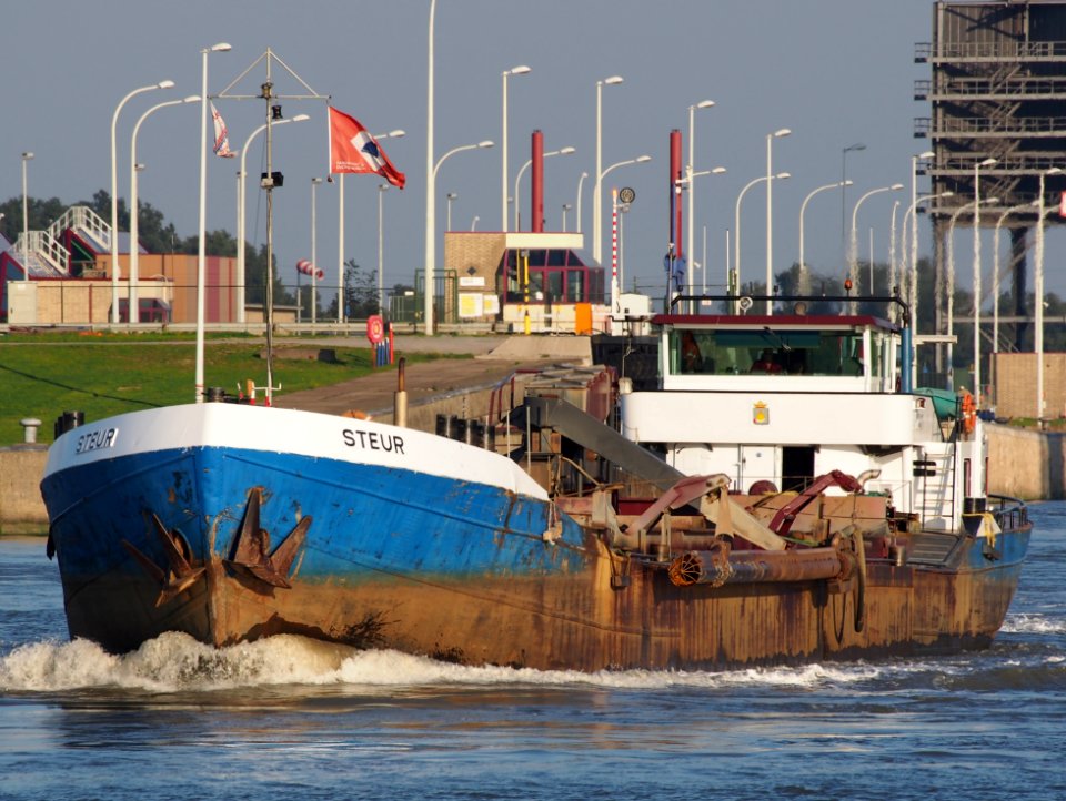 Steur (ship, 1951), ENI 02313004, Port of Antwerp pic1
