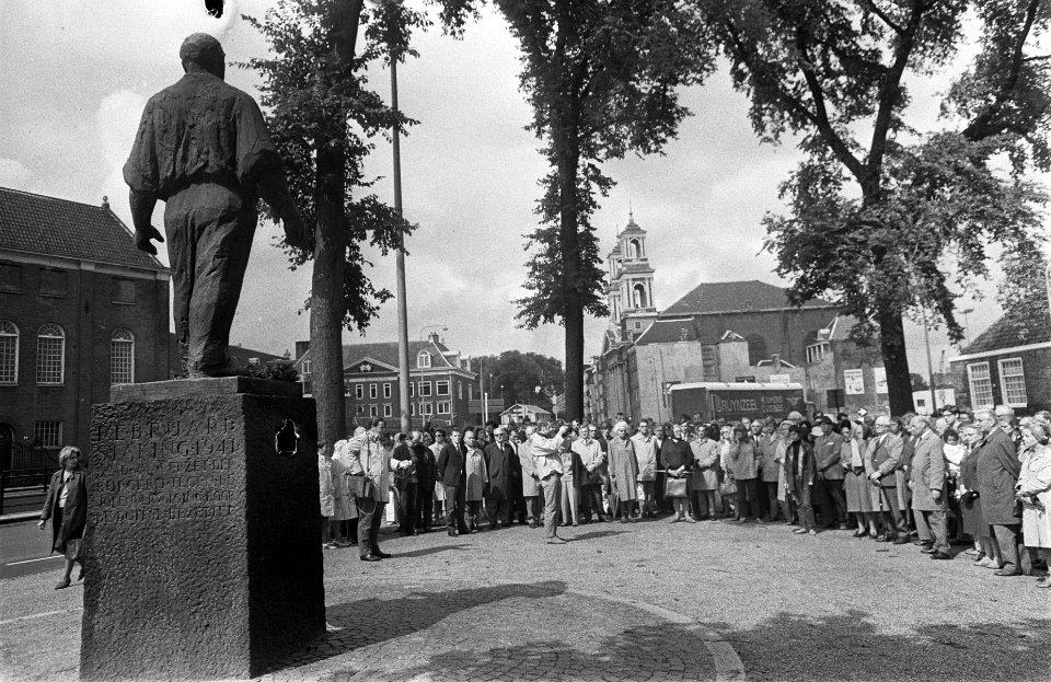 Stil protest bij Dokwerker, Amsterdam, overzicht J. D. Meyerplein, Bestanddeelnr 922-7242