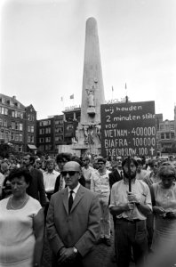 Stilte op de Dam in Amsterdam, Bestanddeelnr 921-6272
