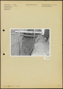 Stempeling voor een rioleringssleuf te Amstenrade, Bestanddeelnr 256-2082
