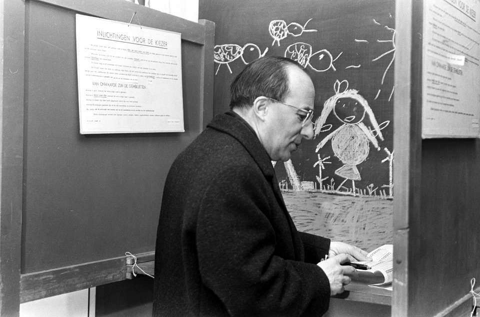 Stemmen, Minister President Cals, Bestanddeelnr 918-9510