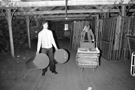 Stemmen in entrepotdok in Amsterdam, stembussen, Bestanddeelnr 926-0302