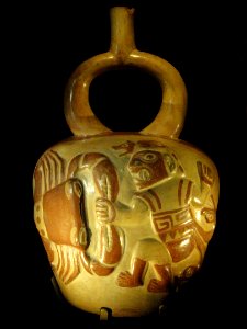 Stirrup Vase with Giant Crab, 0 - 800 AD, Moche - Houston Museum of Natural Science - DSC02154