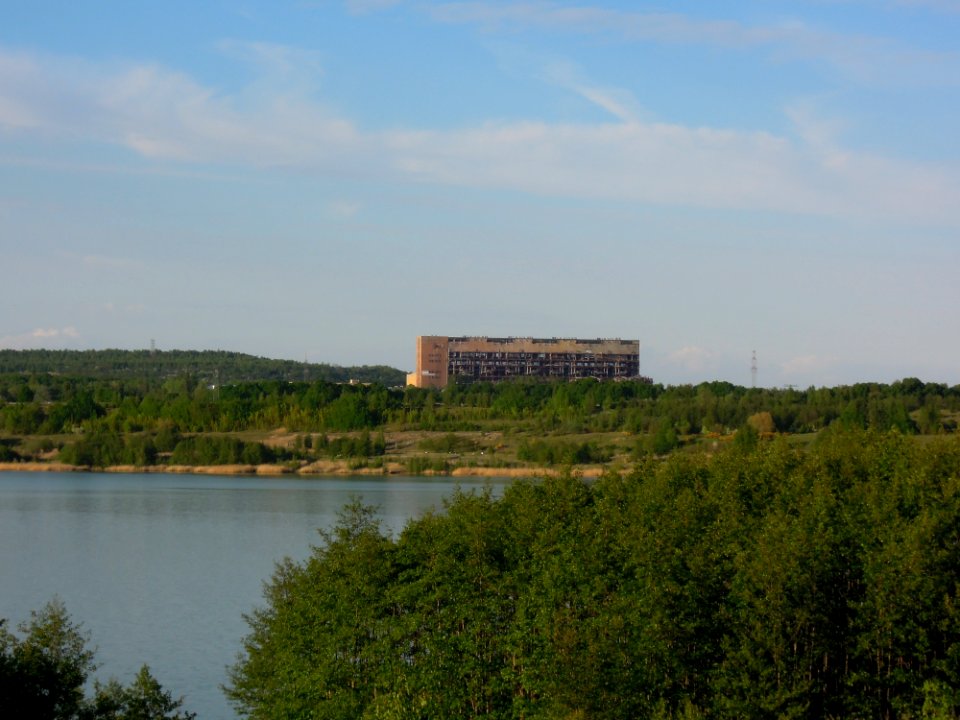 Stillgelegtes Kraftwerk Thierbach und Südende Haubitzer See im Mai 2015