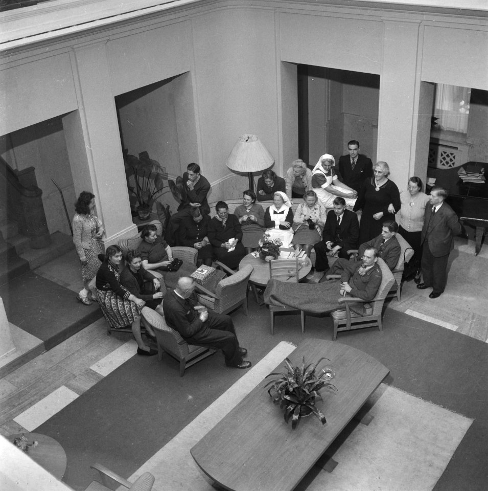 Stichting 1940-1945 Herstellingsoord Paleis het Loo. Patiënten en verplegend per, Bestanddeelnr 901-0549