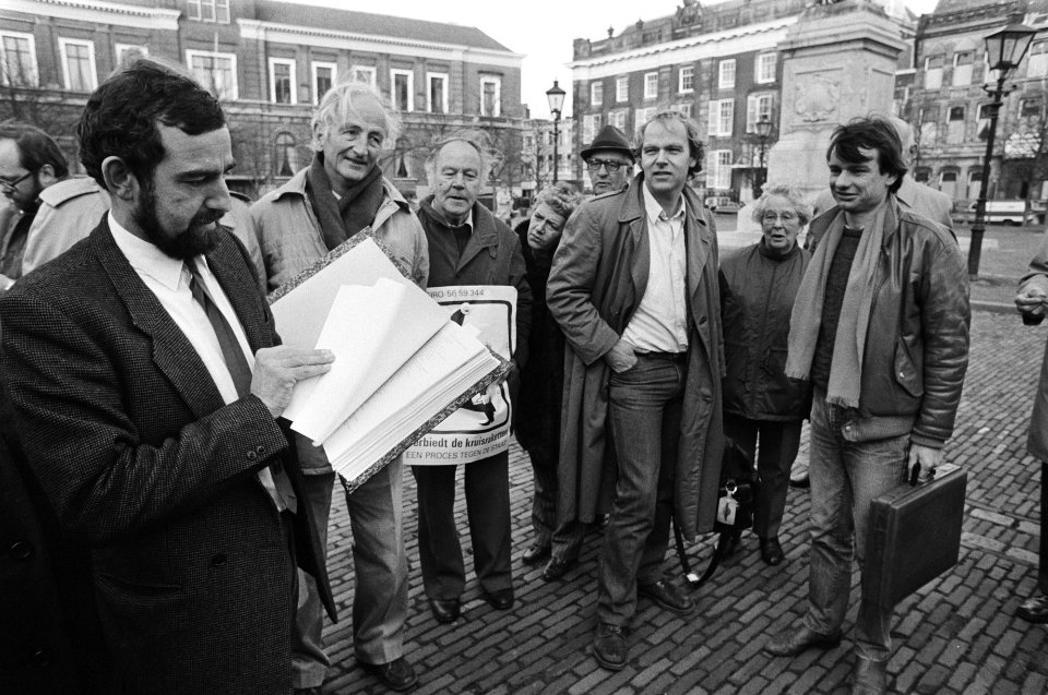Stichting Verbiedt de Kruisraketten heeft in Den Haag het proces tegen Staat der, Bestanddeelnr 933-1553
