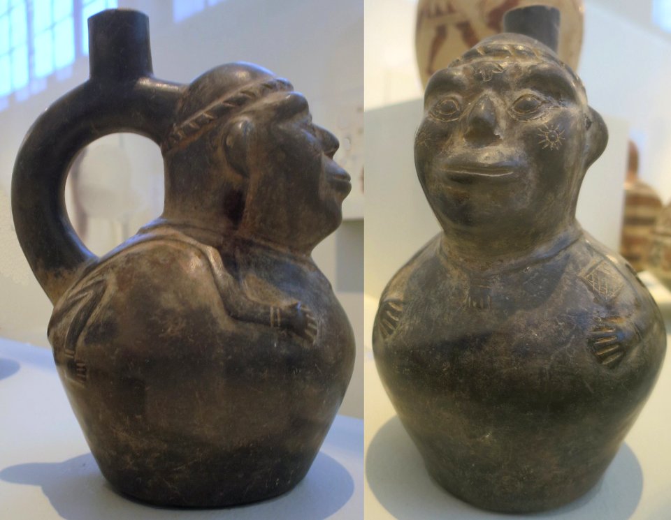 Stirrup-spout vessel, Chimú culture, Honolulu Museum of Art 2777