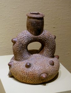 Stirrup spout vessel, Chavin or Cupisnique, Peru, c. 1400-700 BC, ceramic - Portland Art Museum - Portland, Oregon - DSC09216