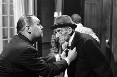 Stoelendans, nieuwe televisieserie. Paul Meyer als hr. Hakspoor en Ben Minolaa, Bestanddeelnr 920-7246