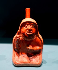 Stirrup spout bottle, Lambayeque style, Peru, 900-1430 AD, ceramic - Fowler Museum - University of California, Los Angeles - DSC02384