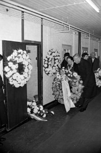 Stichting Oranje Hotel hield jaarlijkse dodenherdenking. Jhr. mr. C. J. A. de Ra, Bestanddeelnr 920-7639