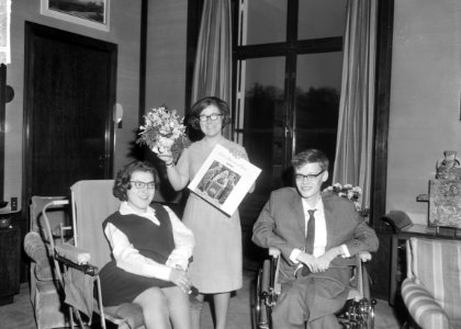 Stichting Het vierde prinsenkind , Prinses Christina geschenk aangeboden op Pa, Bestanddeelnr 917-4607