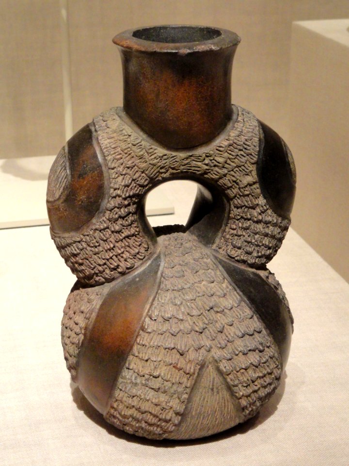 Stirrup Vessel with Textured Surface, c. 800 BC, Chavin, north coast of Peru, ceramic and pigment - Art Institute of Chicago - DSC00337