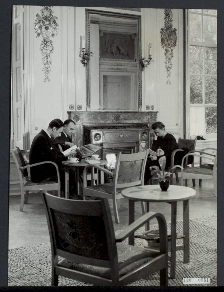 Stichting 1940-1945 Herstellingsoorden. Koninklijk Paleis Het Loo wordt sanatori, Bestanddeelnr 120-0551