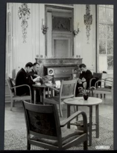 Stichting 1940-1945 Herstellingsoorden. Koninklijk Paleis Het Loo wordt sanatori, Bestanddeelnr 120-0551