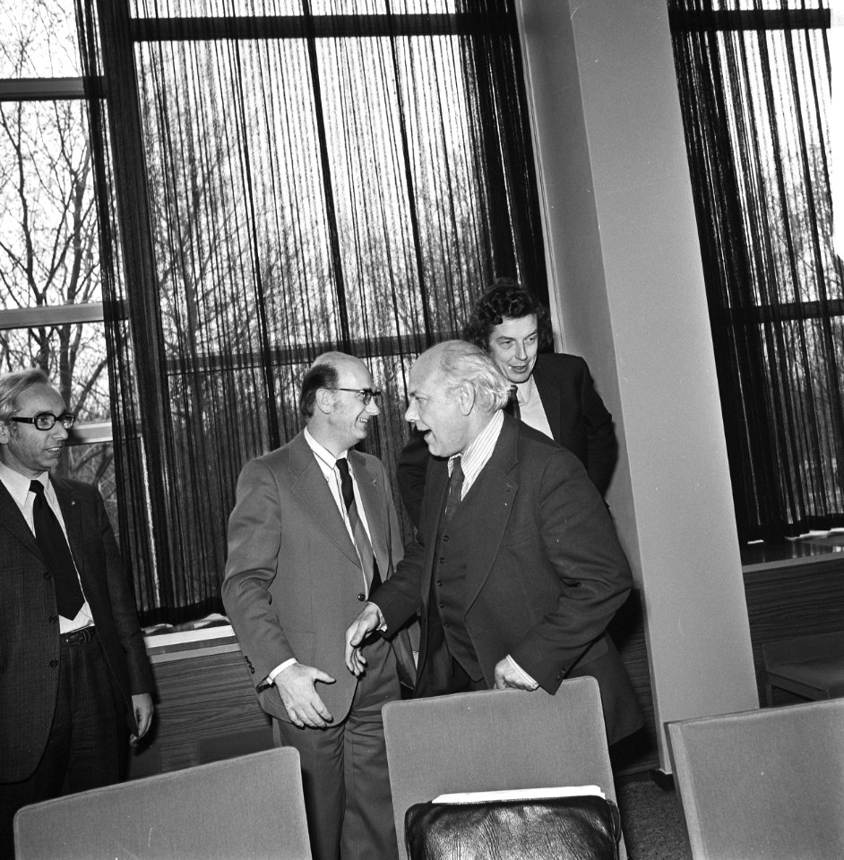Stichting van de Arbeid in SER-gebouw, v.l.n.r. Lanser CNV Spit NKV, Den Uyl , K, Bestanddeelnr 927-0743