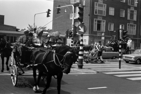 Stichting Paard en Koets organiseerde een rijtoer door Amsterdam, Bestanddeelnr 922-5251