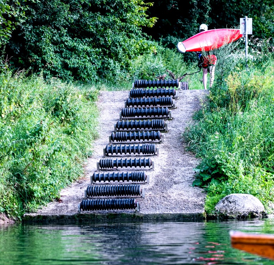 Stocherkahnrampe in Tübingen vom Wasser aus gesehen