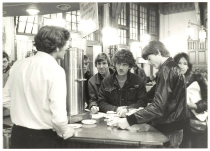 Stationsrestauratie, stationsgebouw Haarlem. NL-HlmNHA 54014436