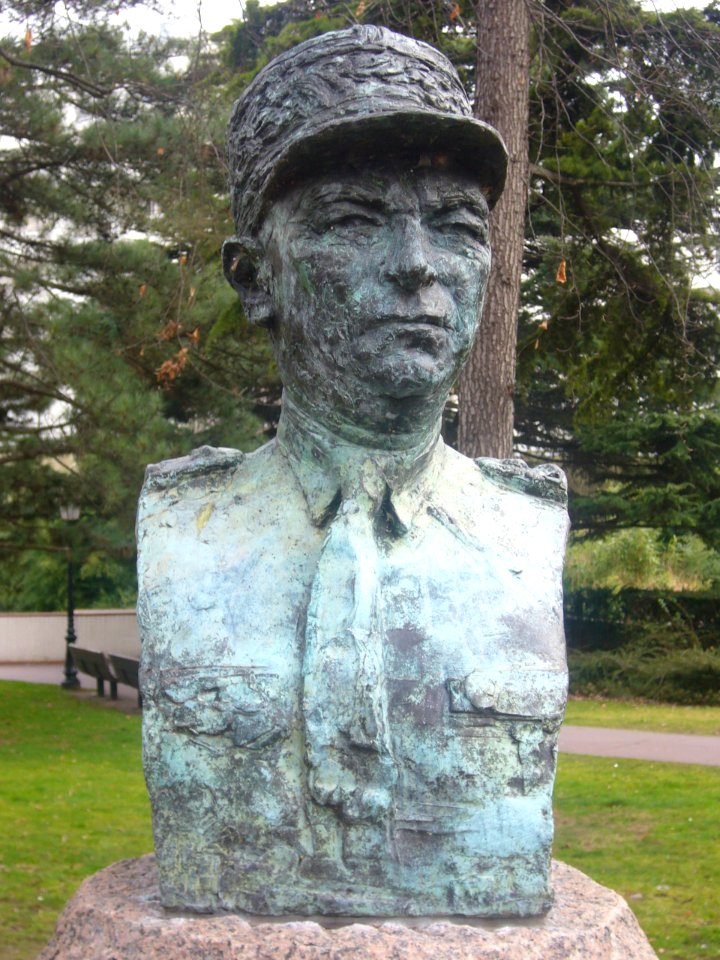 Statue de Alphonse Juin 02