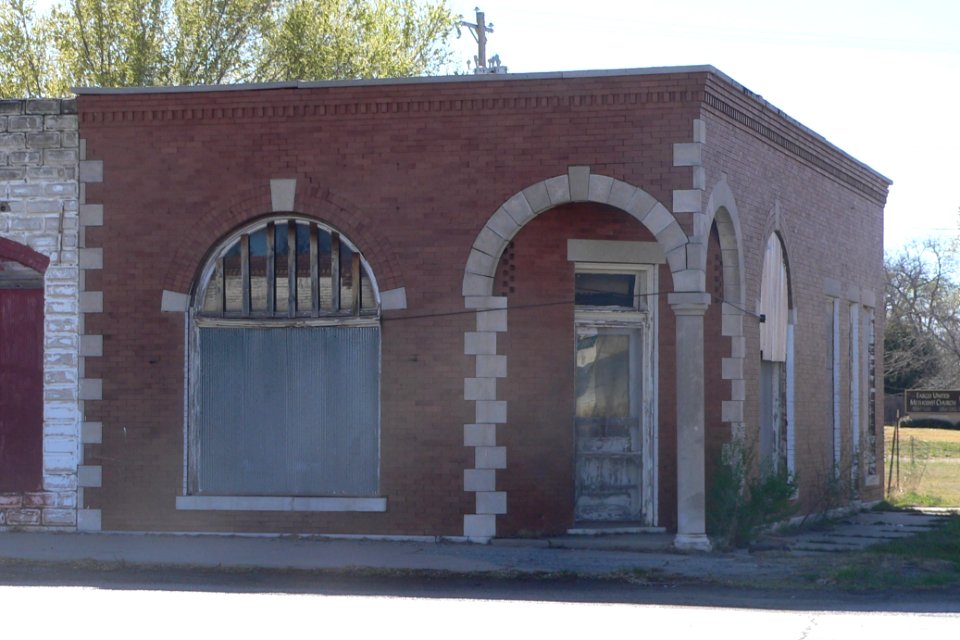 Stock Exchange Bank bldg (Fargo OK) from ENE 1