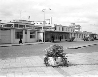 Stationsgebouw Schiphol in gebruik, Bestanddeelnr 903-3789