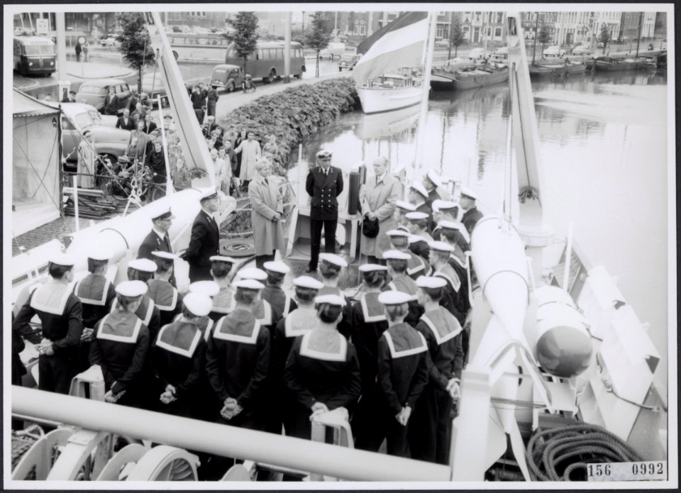 Stationsweg Groningen feestelijke overdracht van de bij scheepswerf E.J. Smit…, Bestanddeelnr 156-0992